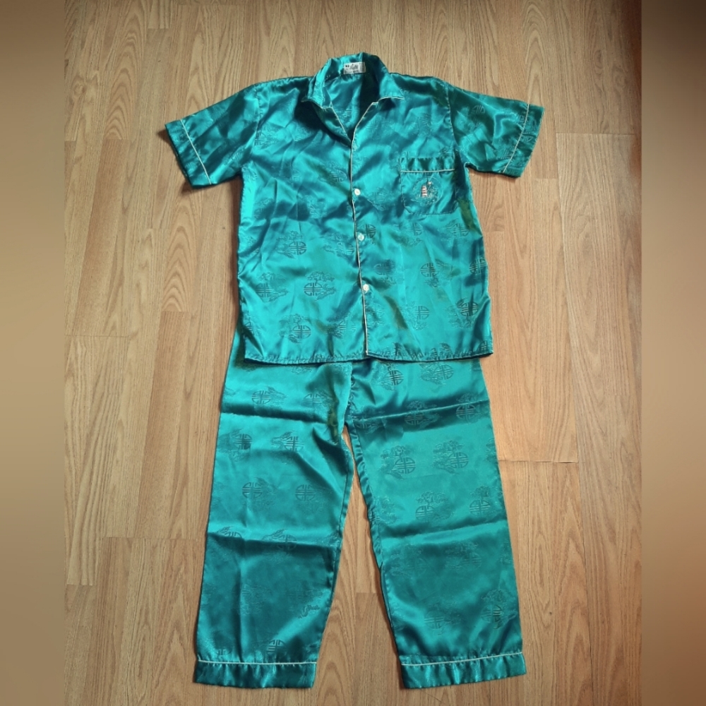 Vintage Silky 2 Piece Asian Print Pajamas Short Sleeve Embroidered Pocket Pants